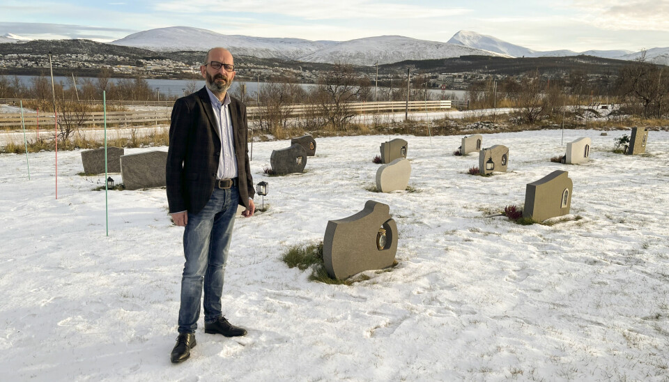 Jøran Ingulfsen, nestleder hos Gravplassmyndigheten i Tromsø, støtter vern av de tre polarkvinnenes gravsteder. – Dette er viktig for å bevare lokalhistorien vår, sier han.