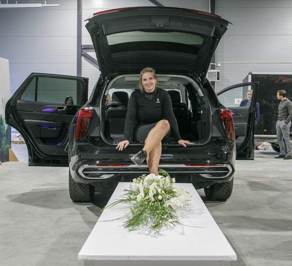 Henriette Moland, fra Motorforum i Larvik, presenterte en helt ny begravelsesbil. En ombygget Hongqi som er tilpasset bruk som bårebil.
