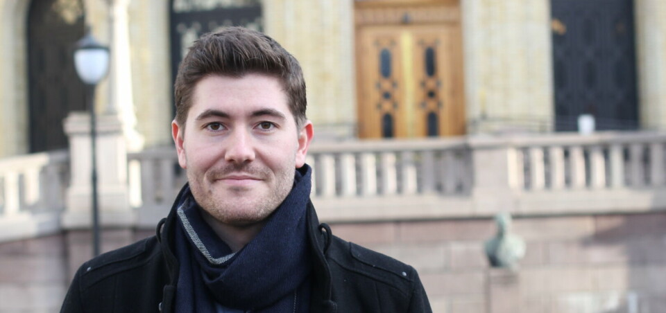 Stortingsrepresentant Grunde Almeland, Venstre, leder Familie- og kulturkomitéen ønsker privat aktør velkommen til å drive kremasjon. Stortingsrepresentant Grunde Almeland, Venstre, leder Familie- og kulturkomitéen ønsker privat aktør velkommen til å drive kremasjon.