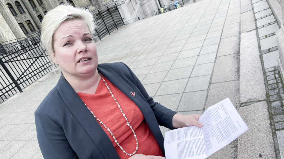 Statsråd Kjersti Toppe må svare på spørsmål om kalking av graver