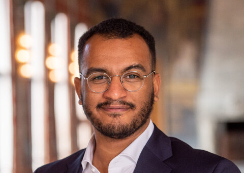 – Et positivt vedtak på søknaden, og overføring av gravplassmyndighet til Oslo kommune innebærer ikke først og fremst en endring i det operative ansvaret, men vil samle myndighetsansvaret i samme linje som det økonomiske og praktiske ansvaret, sier Omar Samy Gamal (SV), byråd for kultur, idrett og frivillighet i Oslo kommune. Omar Samy Gamal