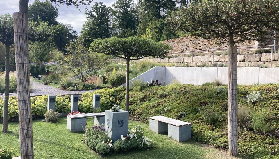 Den kubistisk inspirerte minnehagen. Den kubistisk inspirerte minnehagen.